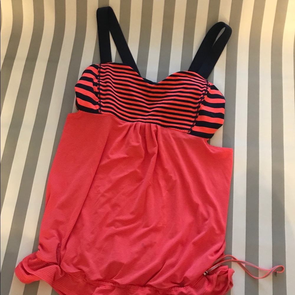 Lululemon tank.